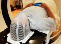 Equipamento de diagnóstico por imagem em ambiente hospitalar, usado como imagem ilustrativa para matéria sobre novo contraste de ressonância